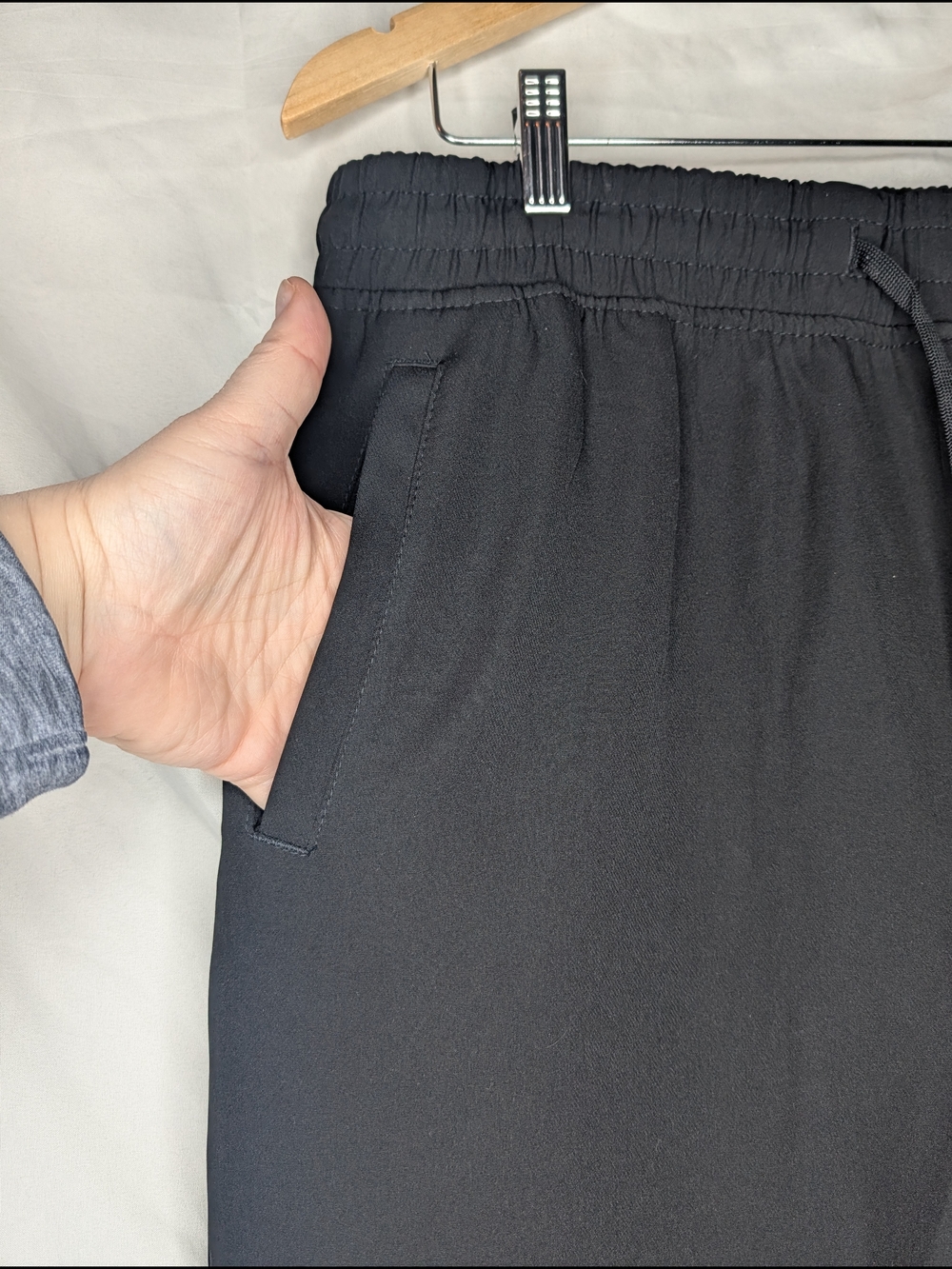 LEG3ND Men's Black Comfort Fit Drawstring Jogger Pants, Large - Picture 10 of 16